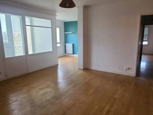 Appartement à louer 890 € 5 pièces 3 chambres 86 m² Étage 3/4 Deliry Chalon-sur-Saône 71100