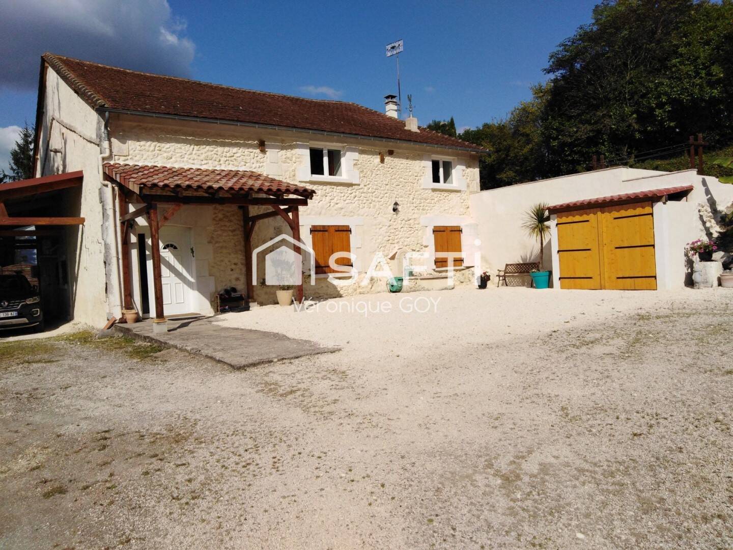 Maison 7 pièces 267 m² · à Celles · 267 m² · 292 000 €