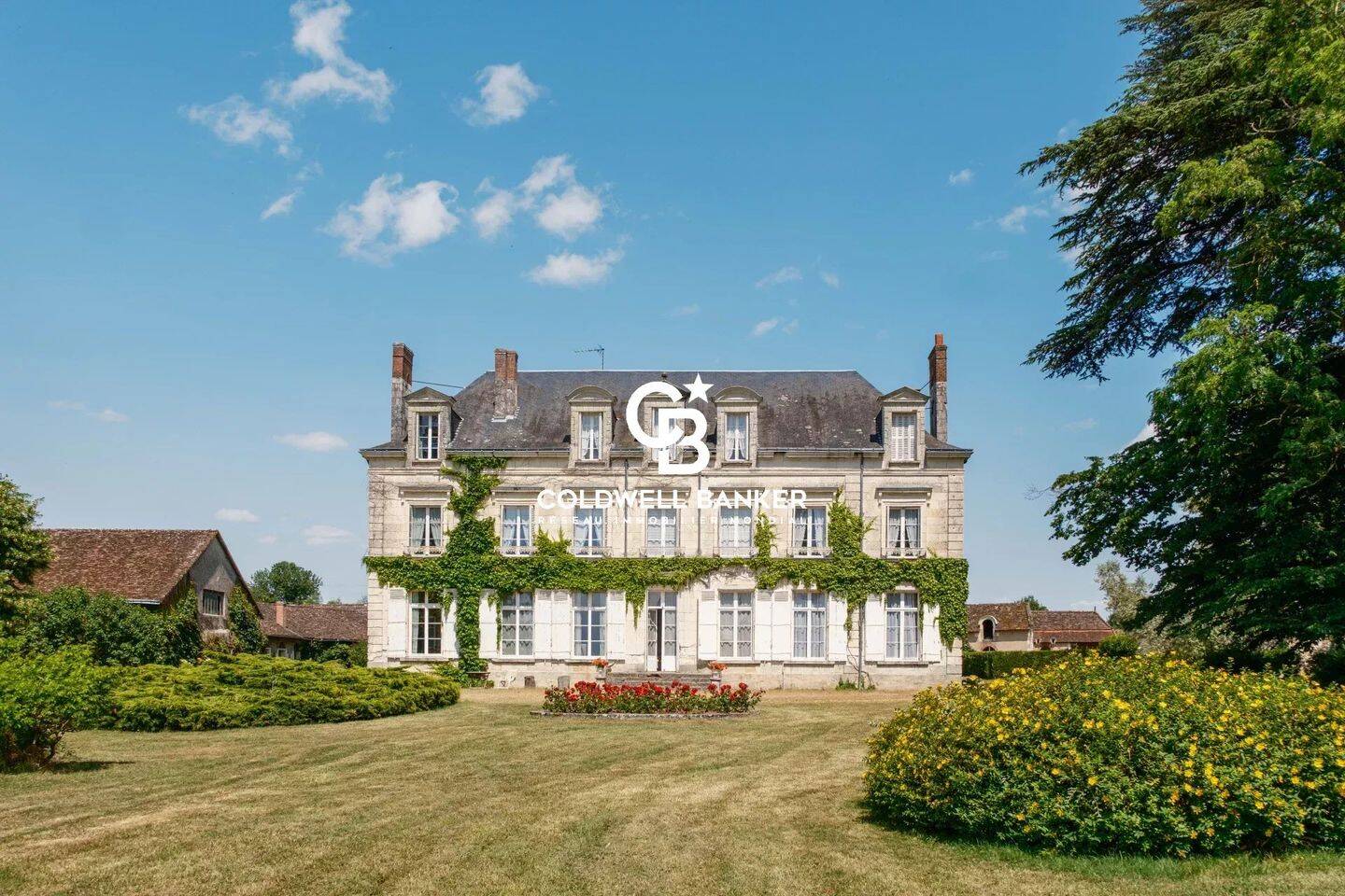 Maison 19 pièces 520 m² · à Descartes · 520 m² · 595 000 €