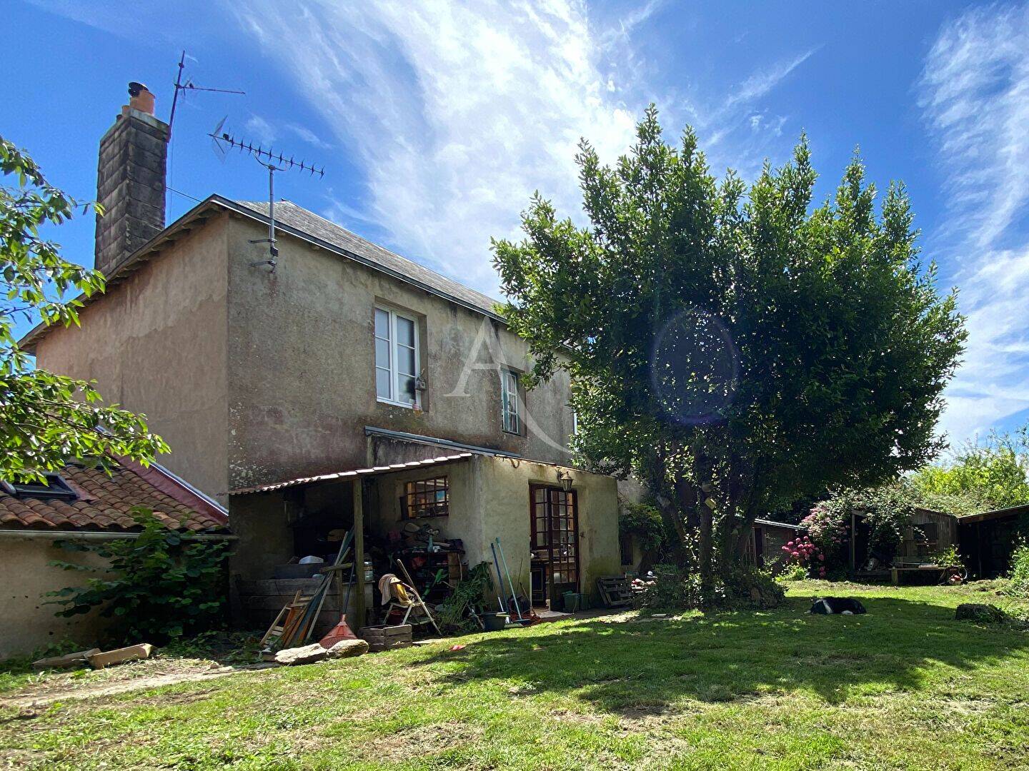 Maison 8 pièces 195 m² · à Les Achards · 195 m² · 194 000 €