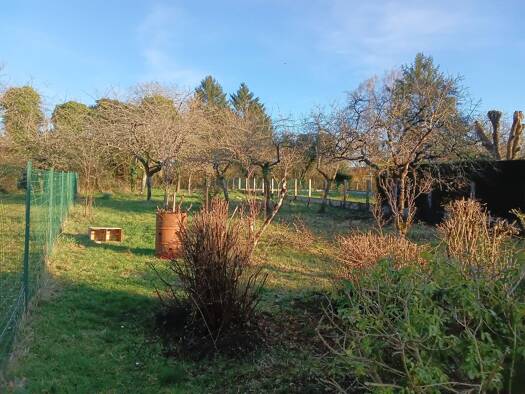Terrain constructible à vendre 17 500 € 1 102 m² de terrain Nérondes 18350