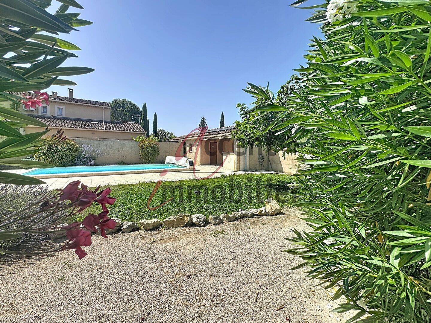 Maison 7 pièces 230 m² · à Mollégès · 230 m² · 630 000 €