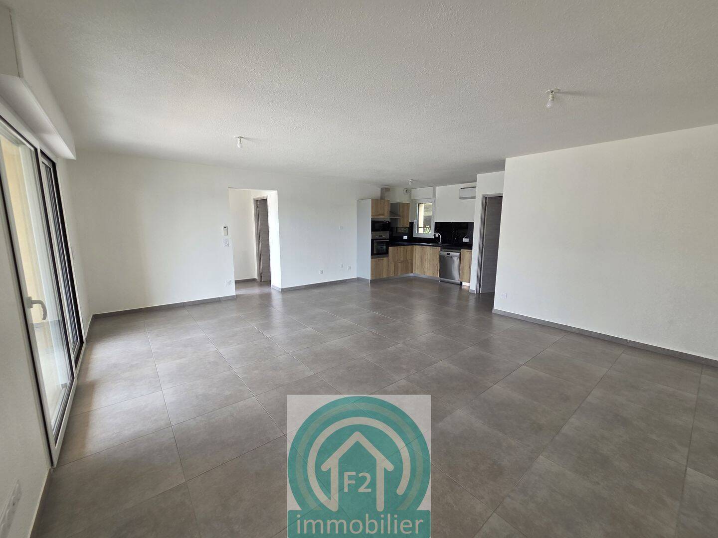 Appartement 4 pièces 101 m² · à Aléria · 100,8 m² · 960 €