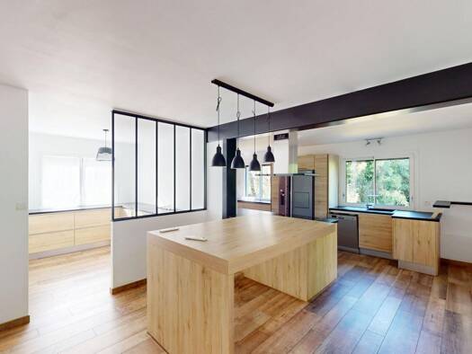 Maison à vendre 265 000 € 9 pièces 5 chambres 228 m² 2 956 m² de terrain Cerizay 79140