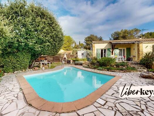 Villa à vendre 550 000 € 5 pièces 4 chambres 103,5 m² 937 m² de terrain La Bouverie Roquebrune-sur-Argens 83520
