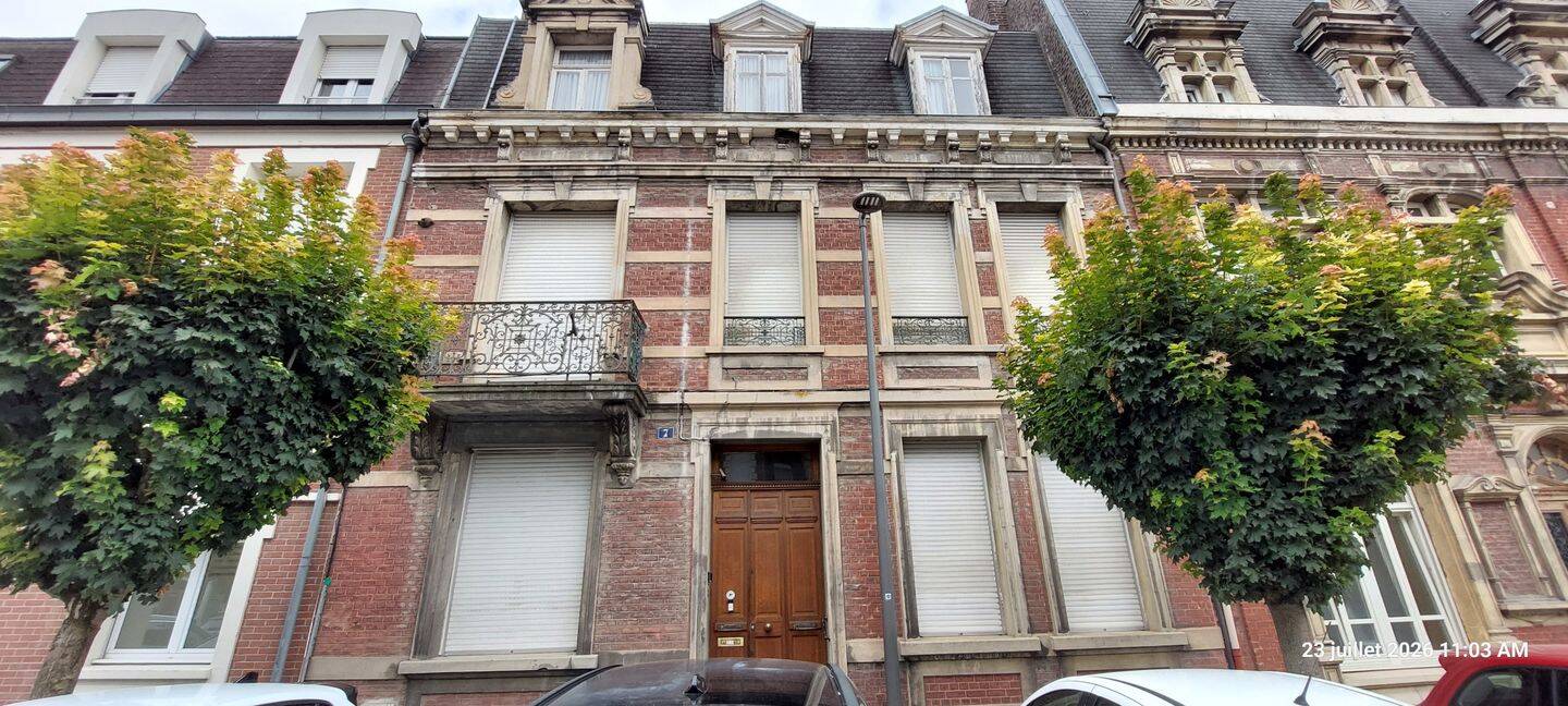 Maison 8 pièces 249 m² · à Cambrai · 249 m² · 262 000 €