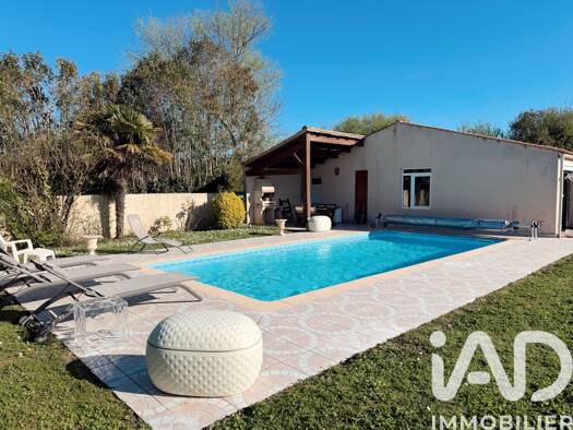 Maison à vendre 565 000 € 8 pièces 4 chambres 142 m² 705 m² de terrain Dompierre-sur-Mer 17139