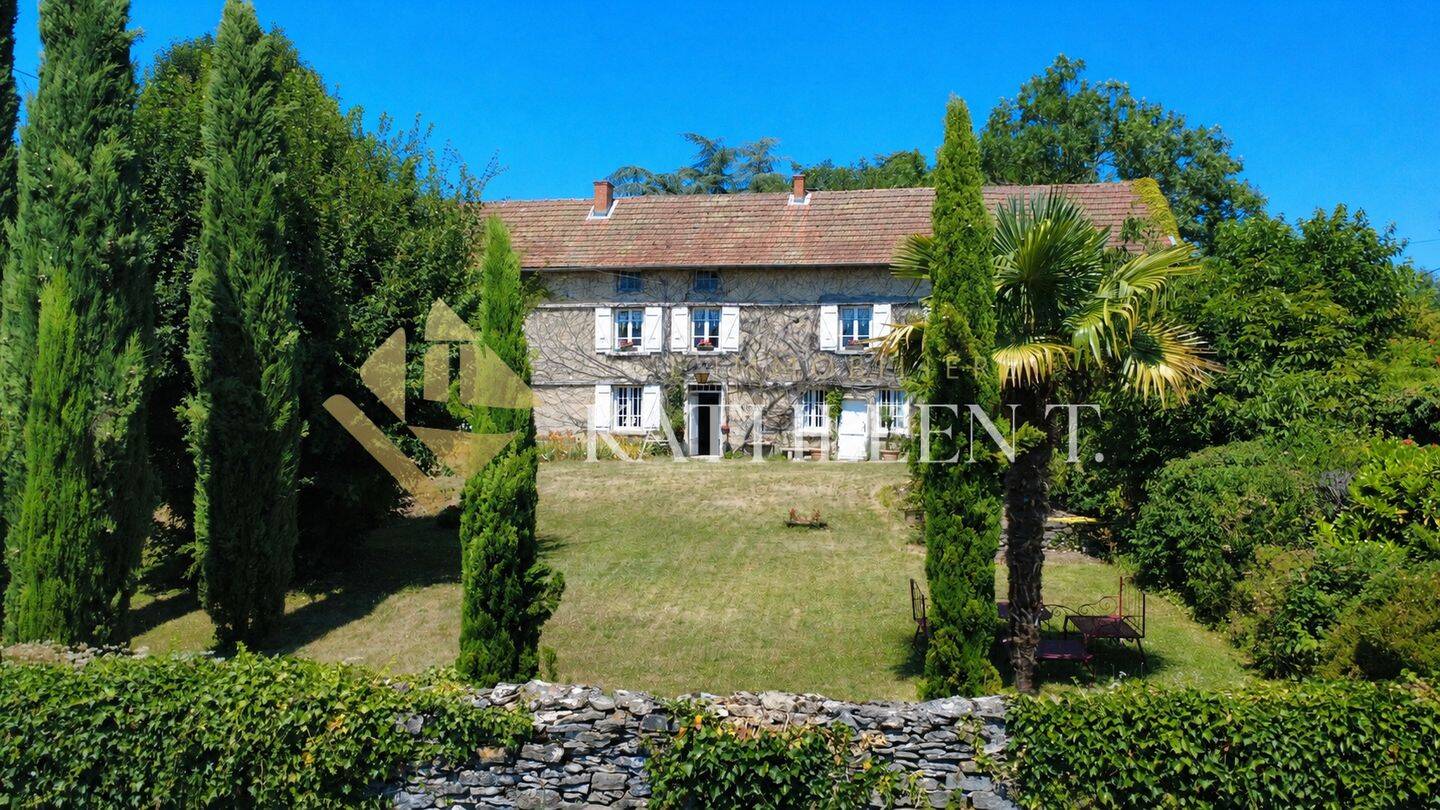 Maison 5 pièces 208 m² · à Montalieu-Vercieu · 208 m² · 475 000 €