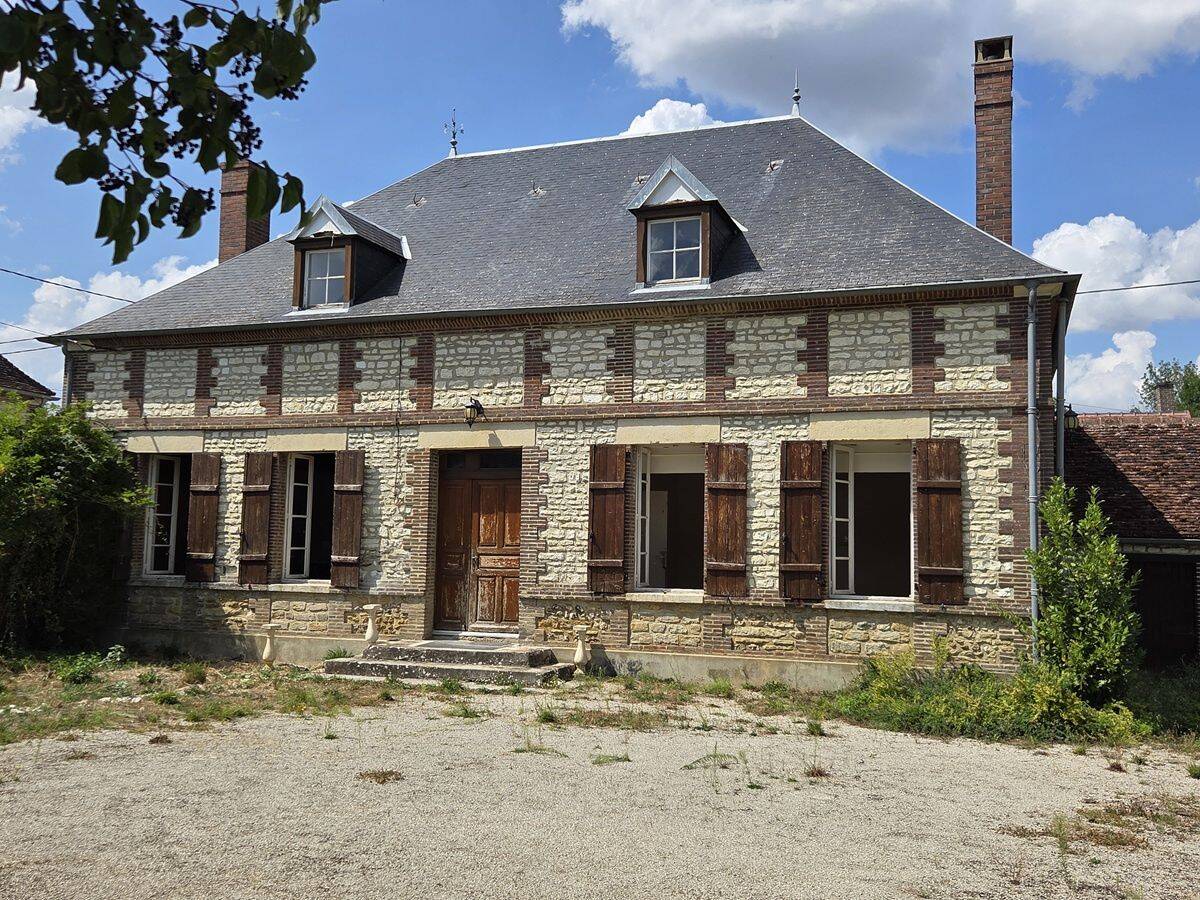 Maison 5 pièces 167 m² · à Montigny-les-Monts · 167 m² · 179 000 €