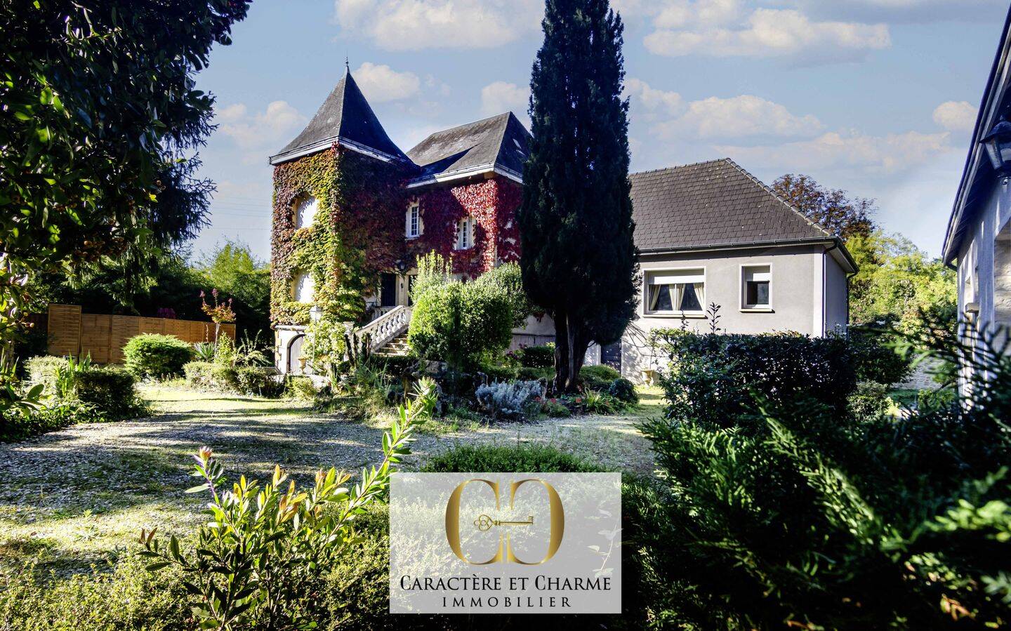Maison 11 pièces 354 m² · à Sarlat-la-Canéda · 354 m² · 936 000 €