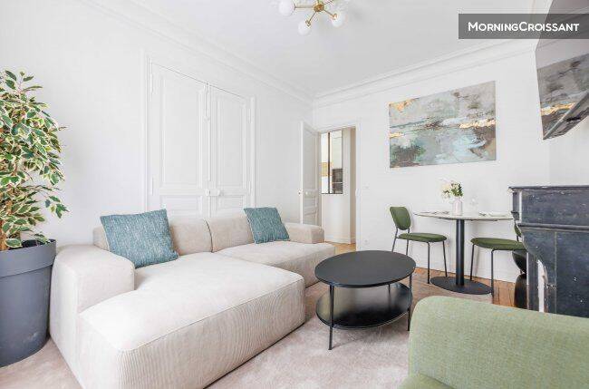 Appartement 3 pièces 49 m² · à Paris 18ème Arrondissement · 49 m² · 2 461 €