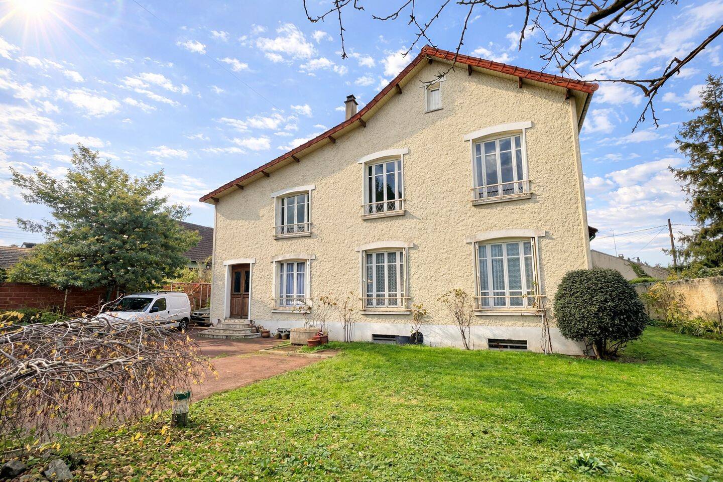 Maison 10 pièces 242 m² · à Conflans-Sainte-Honorine · 242 m² · 549 900 €