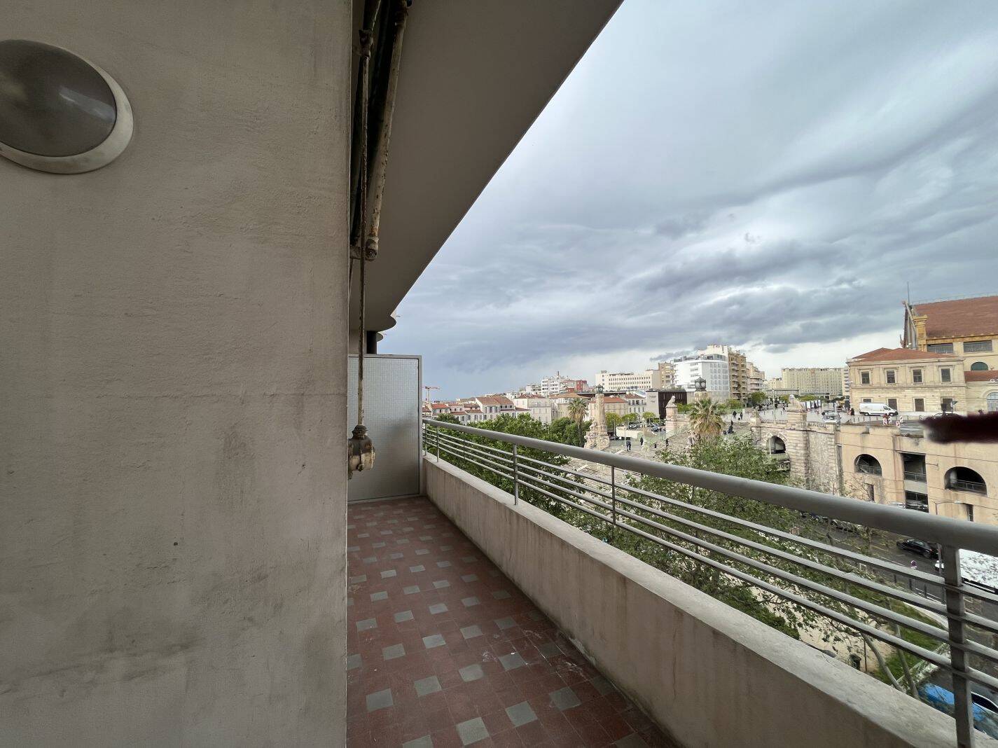 Appartement 3 pièces 97 m² · à Marseille 1er Arrondissement · 97 m² · 1 200 €