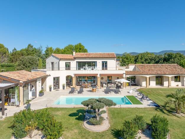 Maison à vendre 1 595 000 € 10 pièces 4 chambres 279 m² 7 500 m² de terrain Roussillon 84220