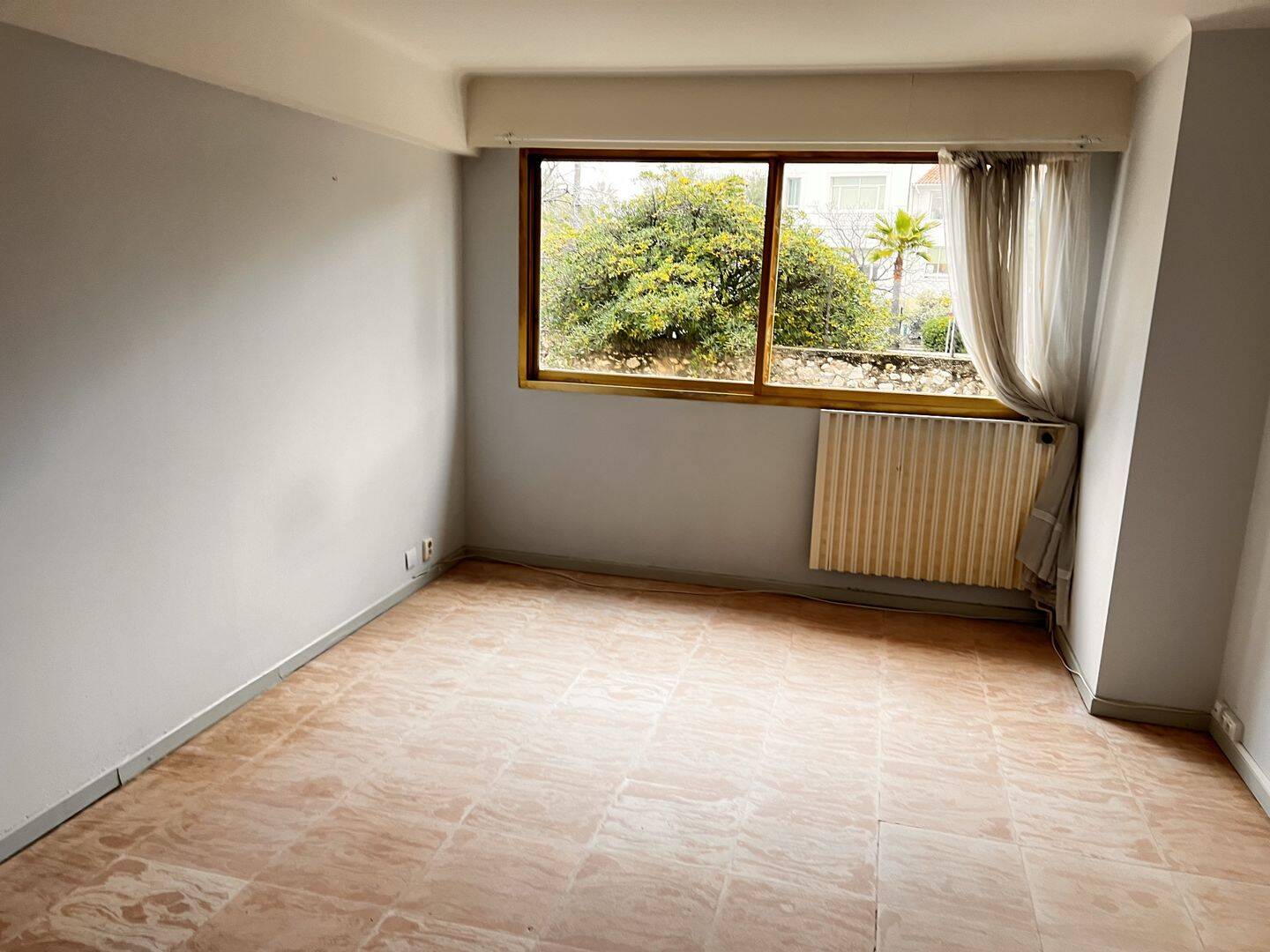 Appartement 1 pièce 28 m² · à Cannes · 28 m² · 575 €/mois
