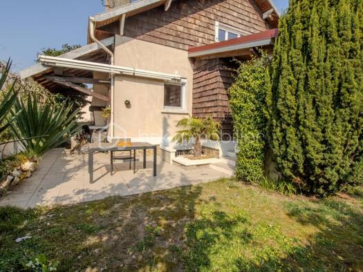 Maison à vendre 374 000 € 5 pièces 3 chambres 118 m² 348 m² de terrain Le Plateau Viry-Châtillon 91170