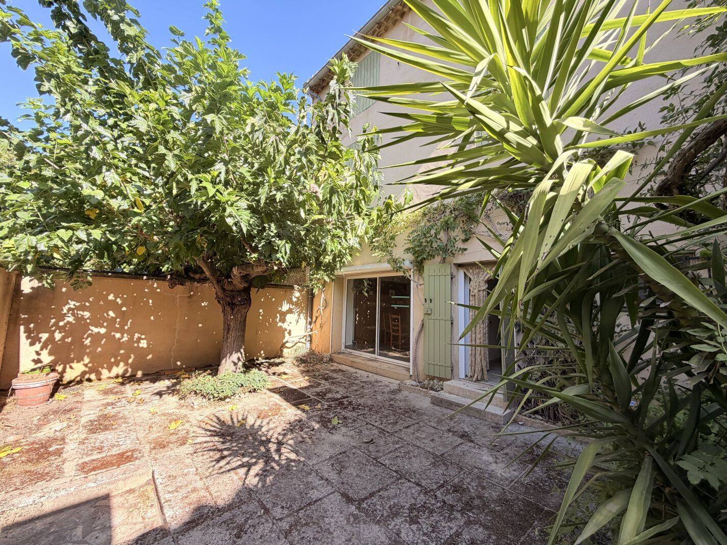 Maison 10 pièces 220 m² · à Remoulins · 220 m² · 260 000 €