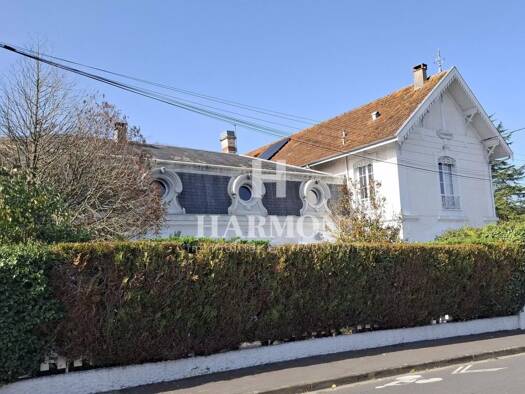 Maison à vendre 894 736 € 6 pièces 250 m² Gravières-Gravette-Beaulieu-Lagrue-Plaisance Cenon 33150