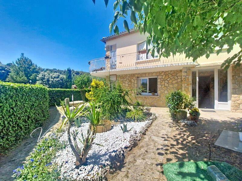 Maison 5 pièces 154 m² · à Vaison-la-Romaine · 154 m² · 102 500 €