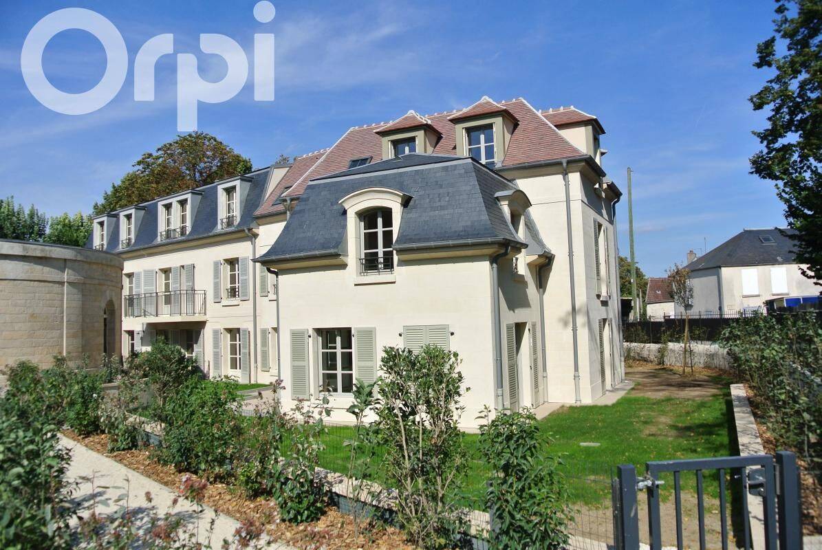 Appartement 4 pièces 149 m² · à Senlis · 149,4 m² · 2 100 €/mois