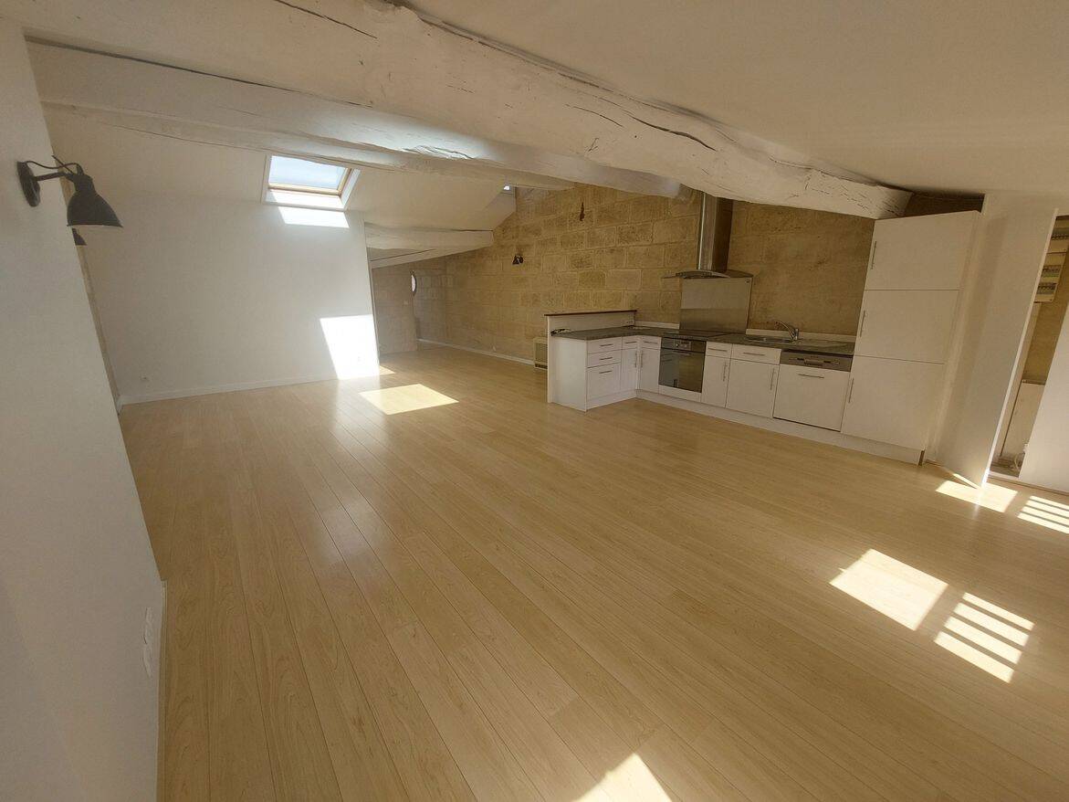 Appartement 3 pièces 98 m² · à Libourne · 97,6 m² · 695 €