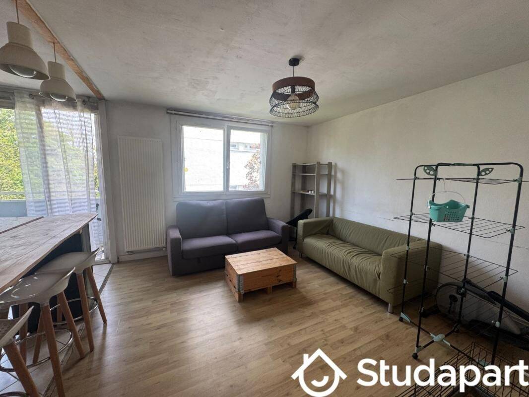 1 pièce 10 m² · à Bruges · 10 m² · 490 €