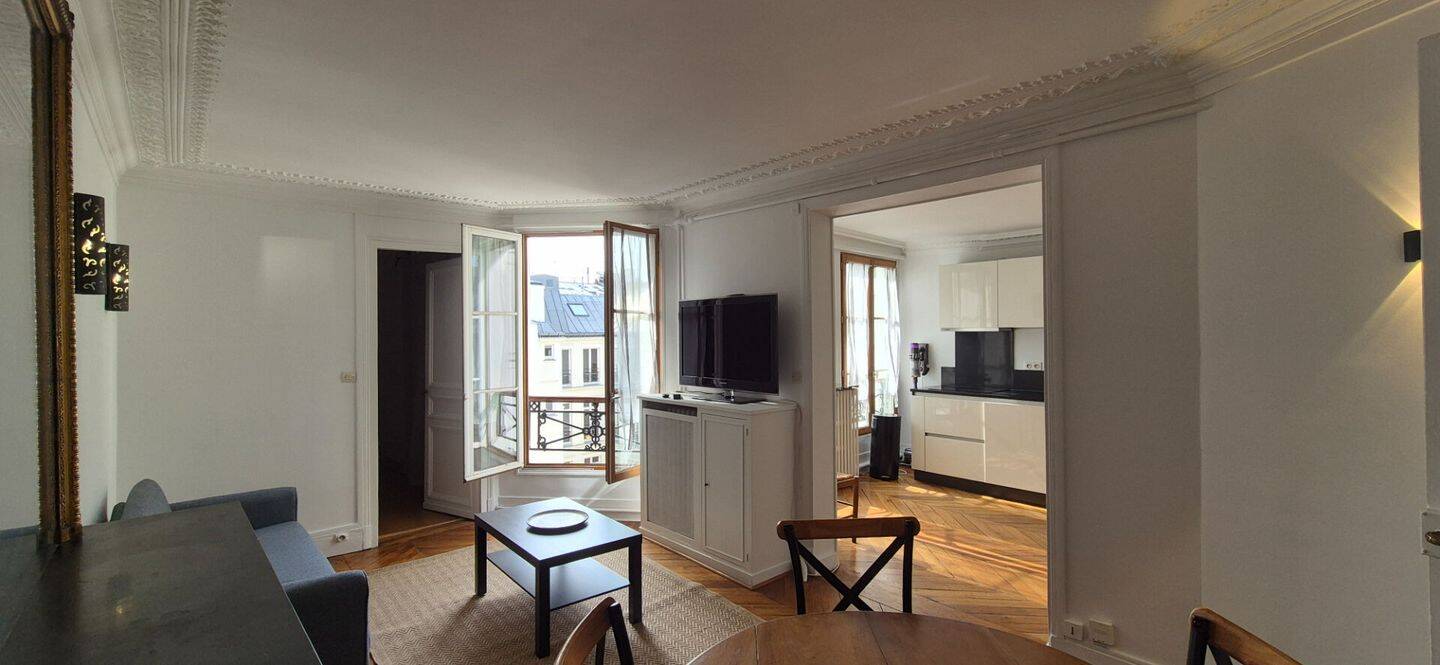 Appartement 3 pièces 56 m² · à Paris 8ème Arrondissement · 56,3 m² · 2 479 €