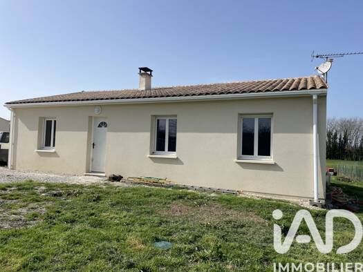 Maison à vendre 163 000 € 5 pièces 3 chambres 87 m² 1 054 m² de terrain Germignac 17520