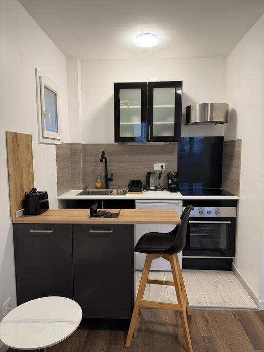 Appartement 1 pièce 18 m² · à Puteaux · 18 m² · 1 050 €