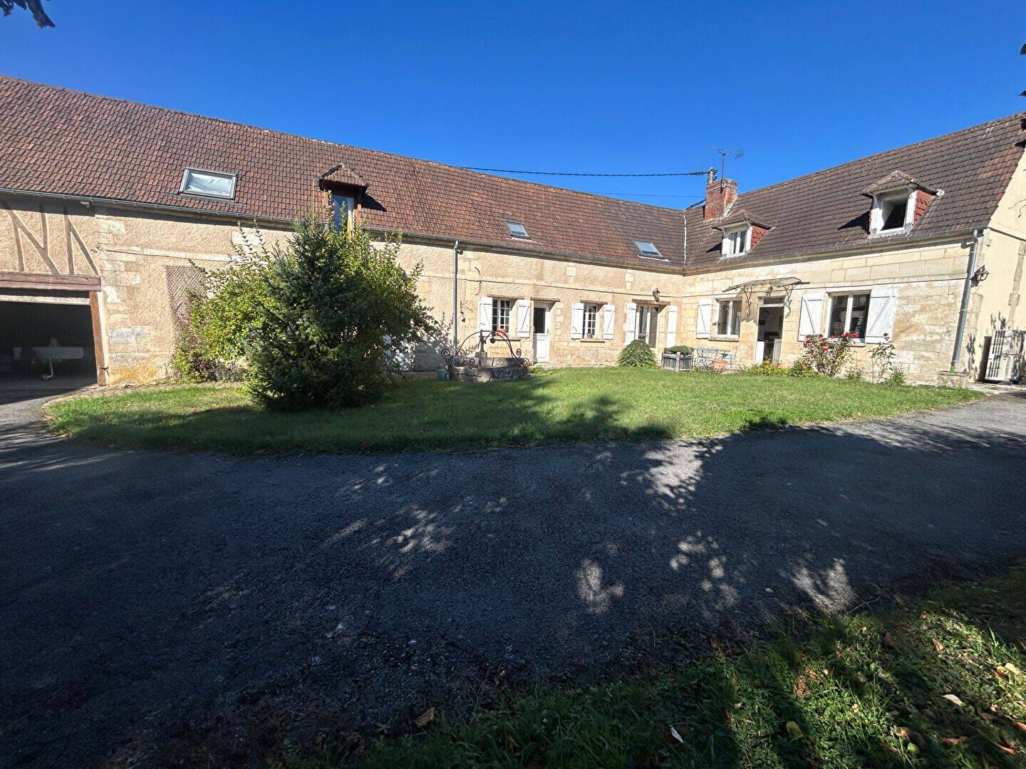Maison 10 pièces 280 m² · à Bornel · 280 m² · 382 000 €