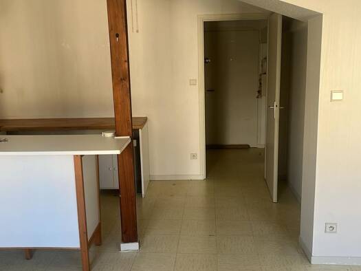 Appartement à louer 475 € 2 pièces 1 chambre 43 m² Étage 3/3 Centre Ville Mâcon 71000
