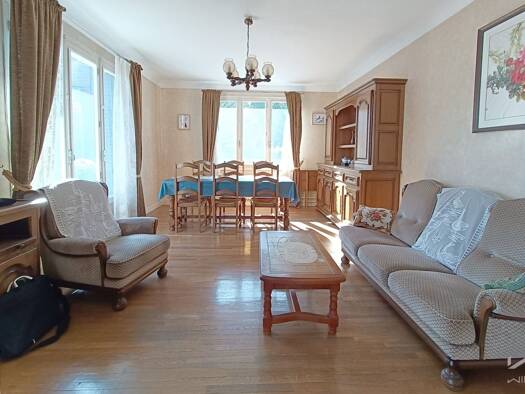 Maison à vendre 298 000 € 7 pièces 6 chambres 155 m² 768 m² de terrain Champfleuri Clermont-Ferrand 63100