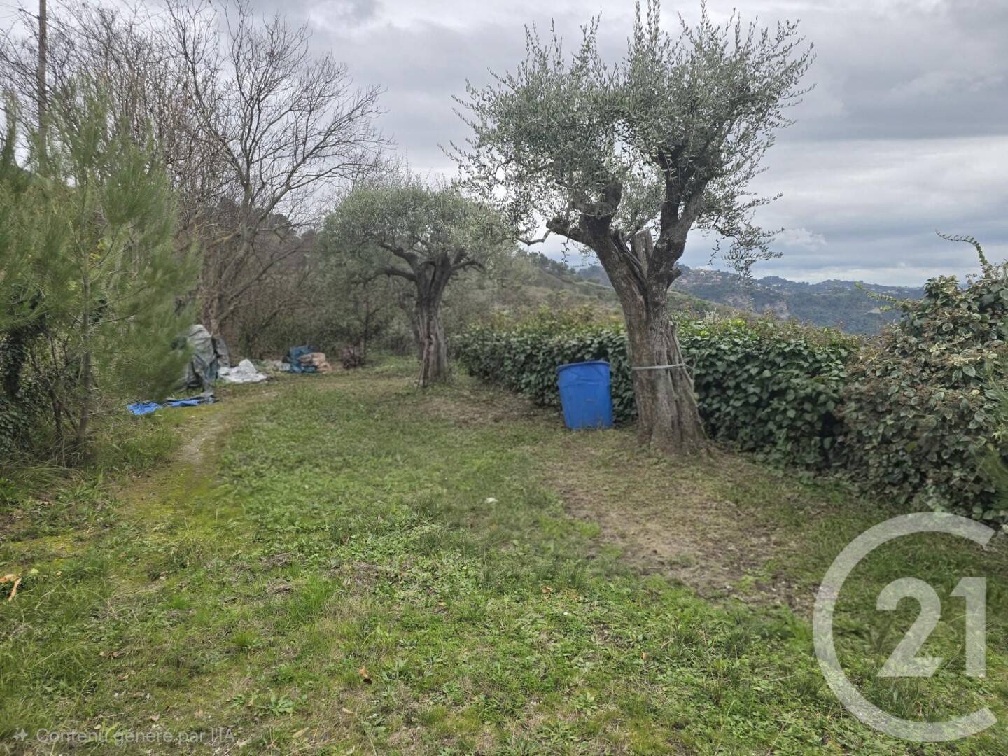 Terrain de 660 m² à Castagniers - photo 2