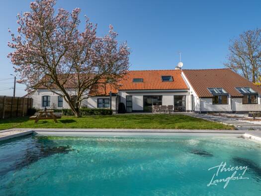 Maison à vendre 695 000 € 7 pièces 5 chambres 210 m² 1 980 m² de terrain Saint-Amand-les-Eaux 59230