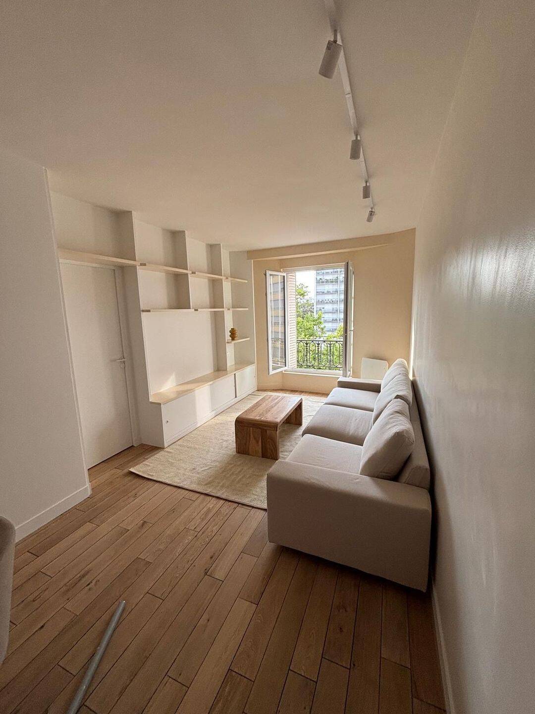 Appartement 2 pièces 46 m² · à Paris 14ème Arrondissement · 46 m² · 2 120 €
