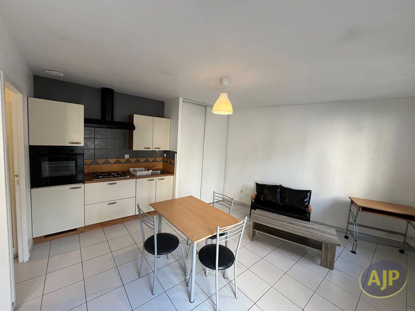 Appartement 2 pièces 27 m² · à Cholet · 26,9 m² · 460 €/mois