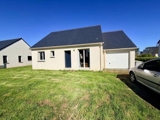 Maison de plain-pied à vendre 215 000 € 4 pièces 2 chambres 70 m² 613 m² de terrain La Martyre 29800