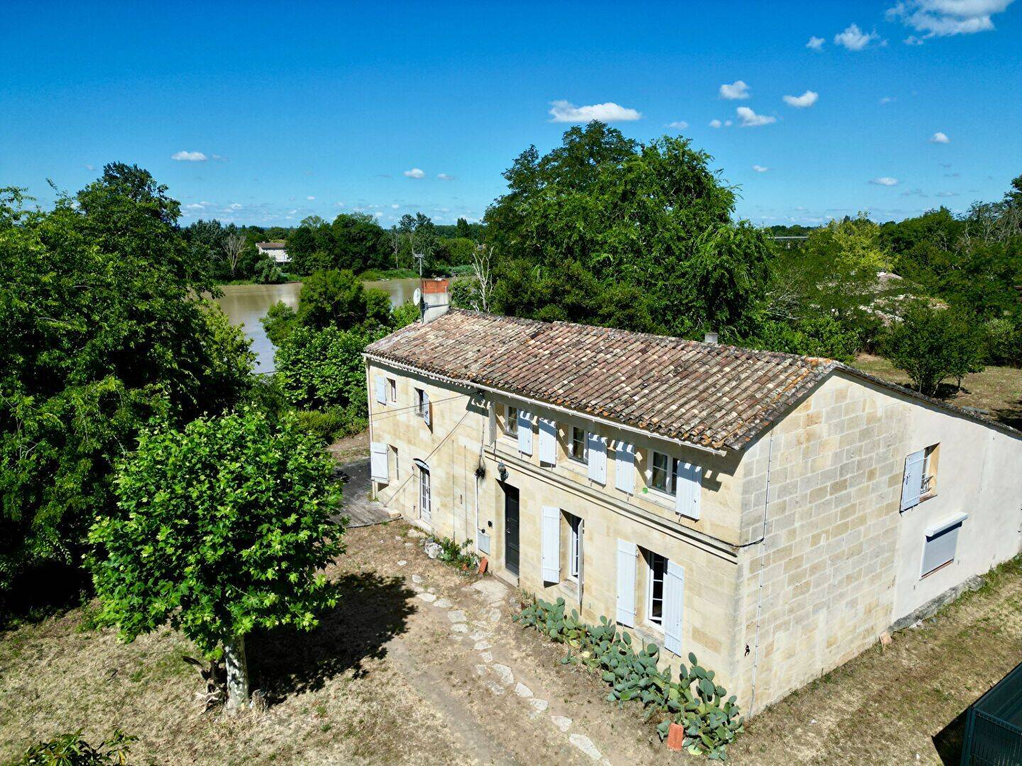 Maison 9 pièces 230 m² · à Libourne · 230 m² · 370 000 €