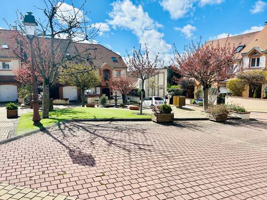 Maison à vendre 1 090 000 € 6 pièces 5 chambres 190 m² Porte Jaune Garches 92380