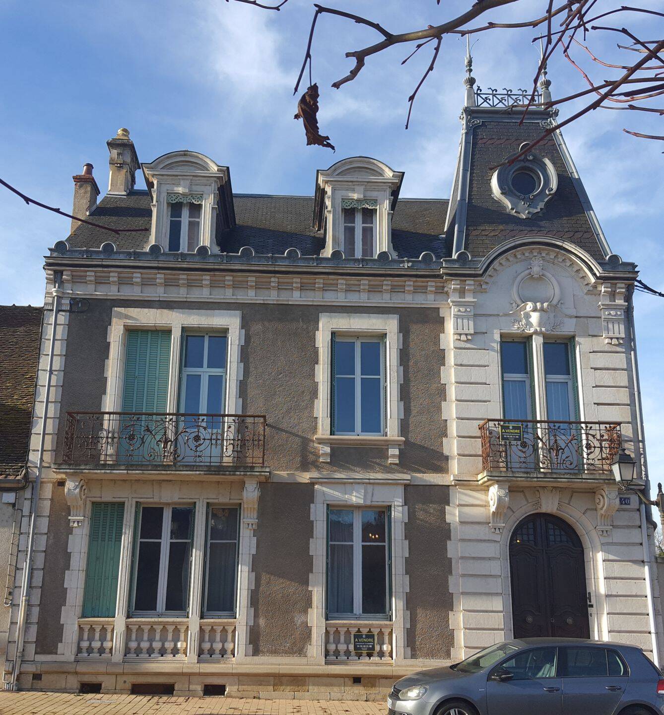 Maison 10 pièces 320 m² · à Saint-Amand-Montrond · 320 m² · 399 000 €