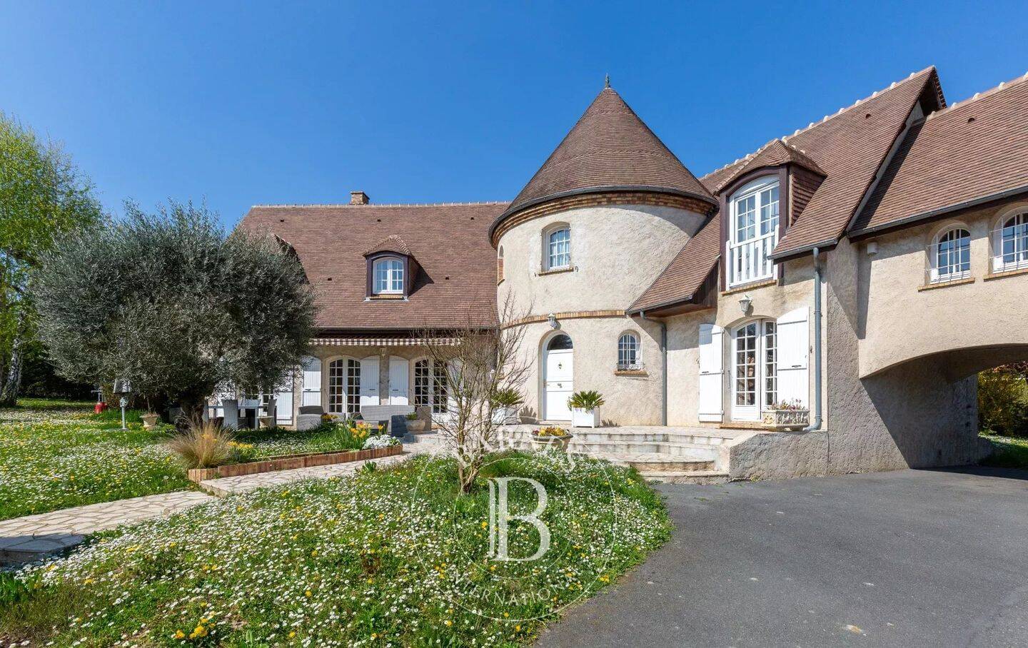 Maison 8 pièces 232 m² · à Orgeval · 232 m² · 895 000 €