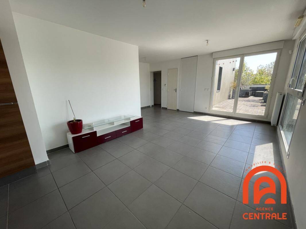 Appartement 4 pièces 82 m² · à Lyon 8ème Arrondissement · 82 m² · 1 695 €