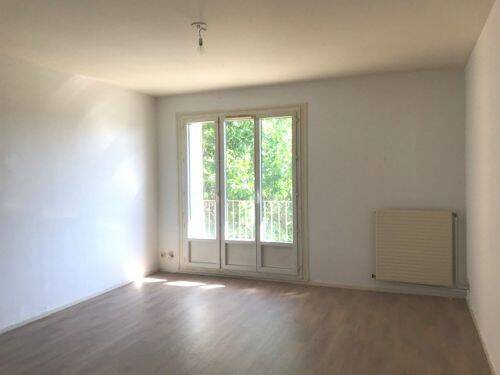 Appartement 3 pièces 70 m² · à Marseilles-lès-Aubigny · 70 m² · 609 €
