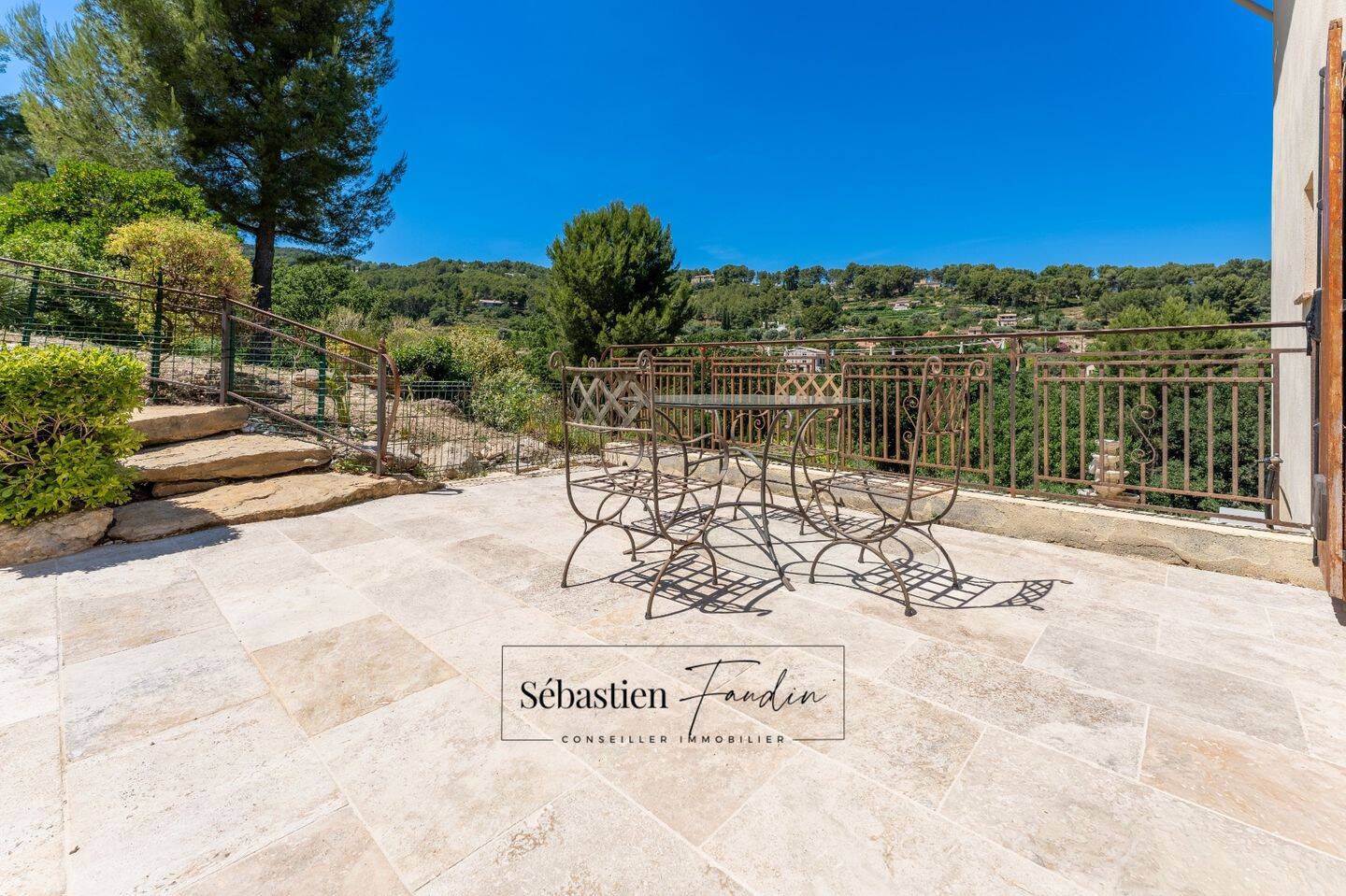Maison 8 pièces 200 m² · à La Cadière-d'Azur · 200 m² · 850 000 €
