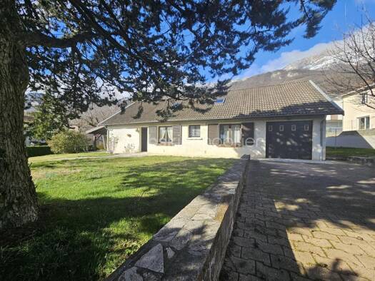 Maison à vendre 510 000 € 8 pièces 3 chambres 150 m² 1 000 m² de terrain Centre Bourg Claix 38640