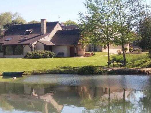 Maison à vendre 336 000 € 8 pièces 3 chambres 160 m² 22 018 m² de terrain Oizon 18700