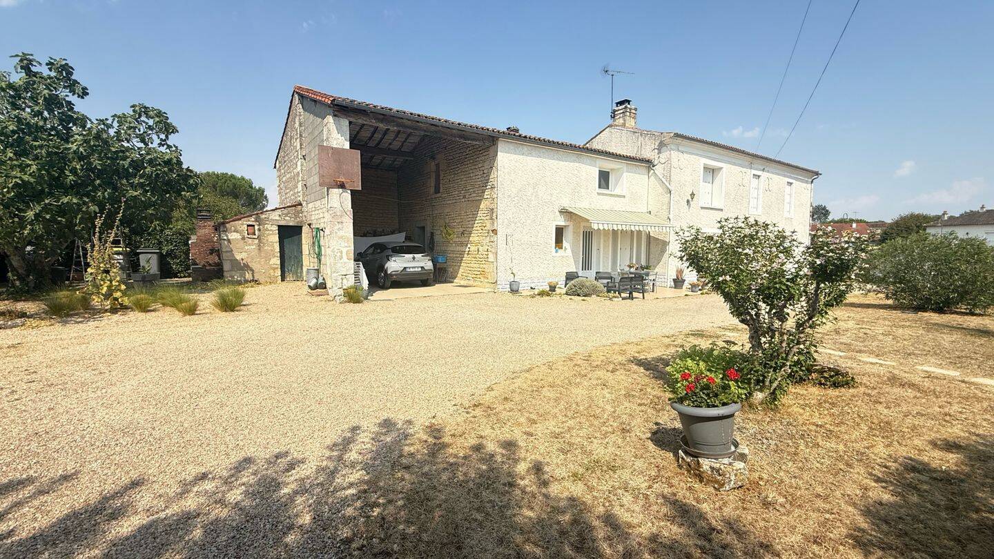 Maison 6 pièces 170 m² · à Coulon · 170 m² · 280 000 €