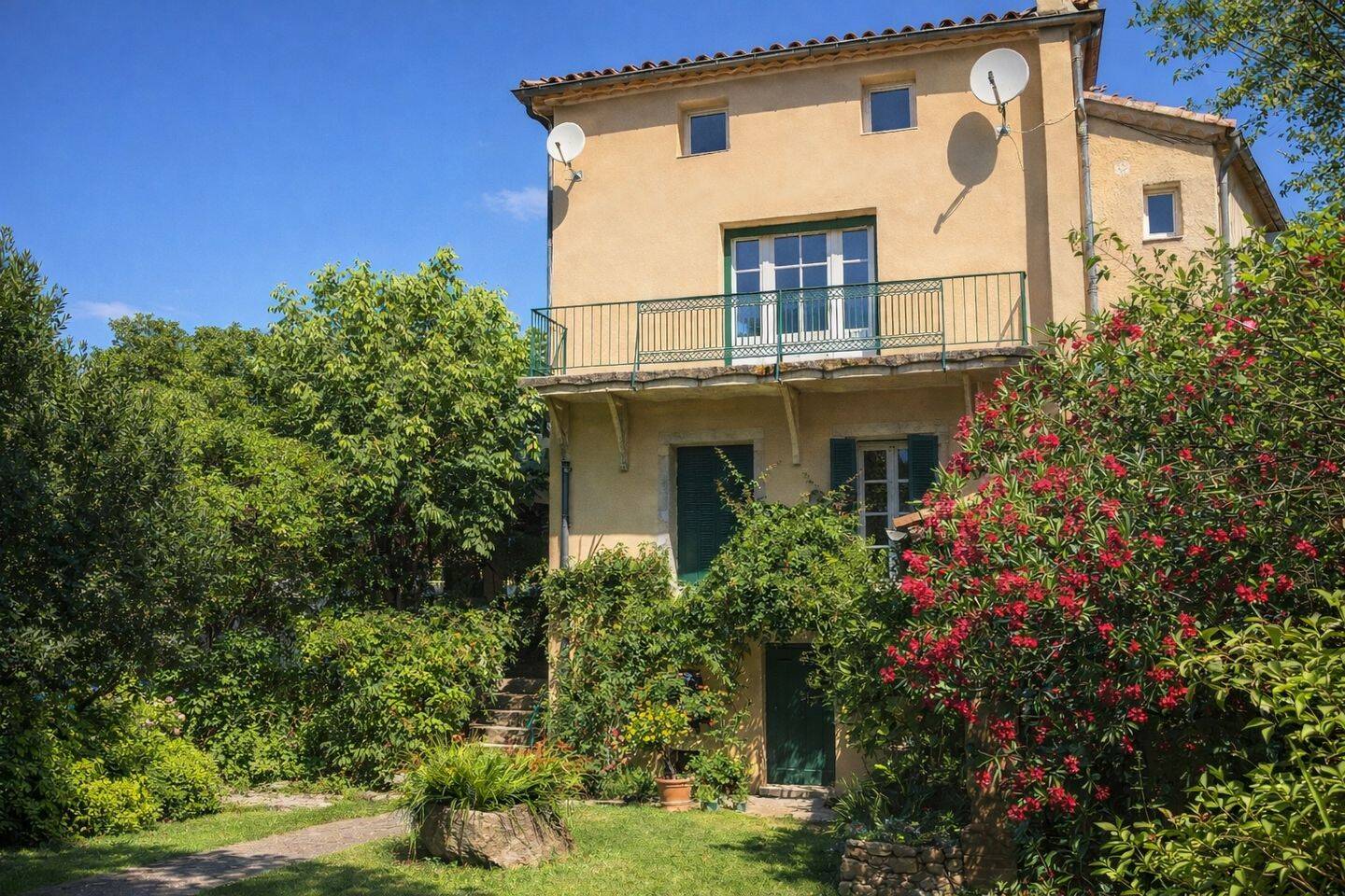 Maison 10 pièces 300 m² · à Sumène · 300 m² · 443 000 €
