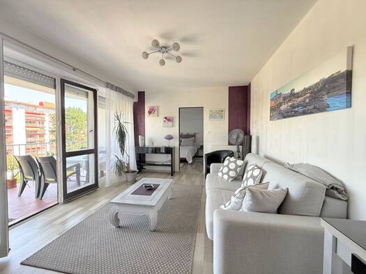 Appartement à vendre 309 000 € 2 pièces 1 chambre 48 m² Étage 3/8 Saint Martin-Cité des Fleurs Biarritz 64200