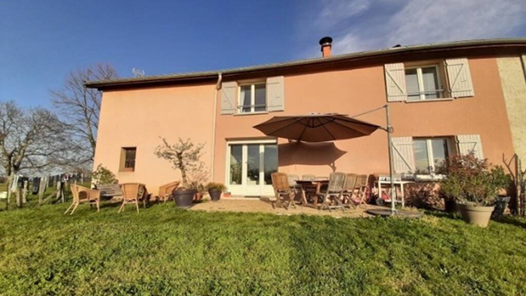 Maison à louer 1 016 € 5 pièces 4 chambres 123 m² 500 m² de terrain Eyzin-Pinet 38780